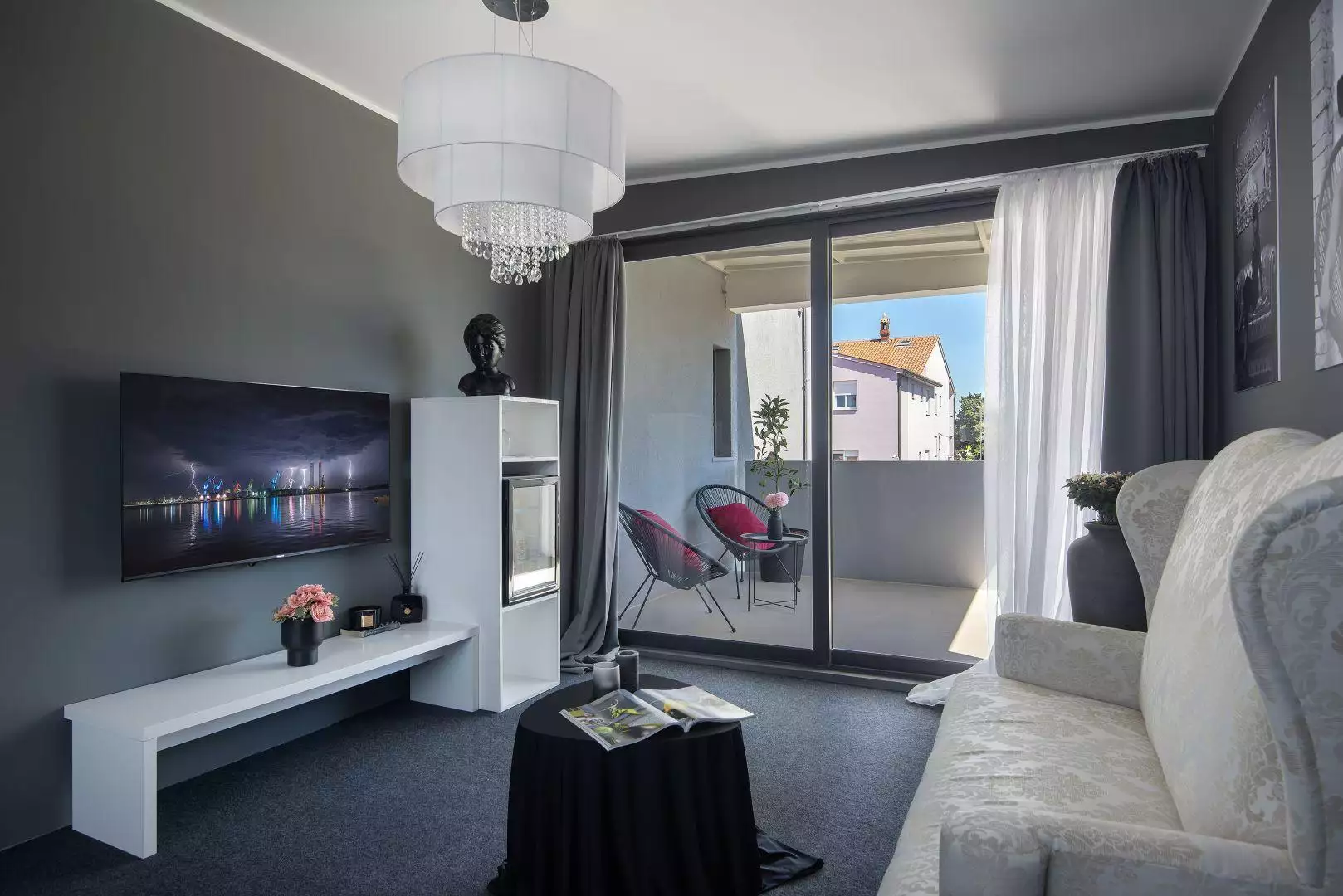 Hotels 1000m² in Croatia, Medulin. Priced at 2500000€ rent photo-5