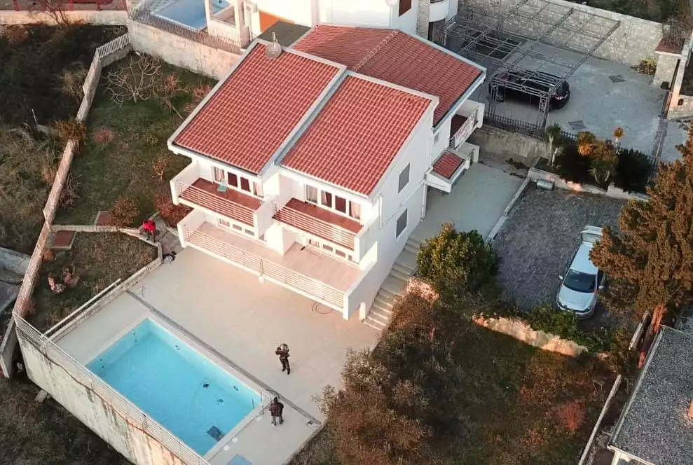House 310m² in Montenegro, Bar. Priced at 420000€ rent photo-2