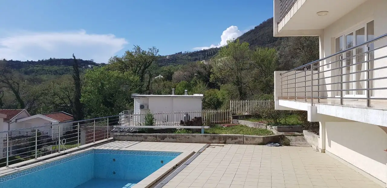 House 310m² in Montenegro, Bar. Priced at 420000€ rent photo-6