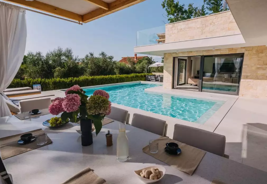 Villa 280m² in Croatia, Zadar. Priced at 1530000€ rent photo-4