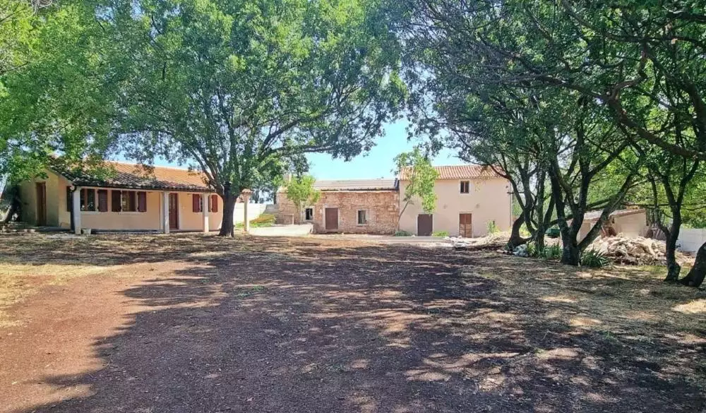 Villa 240m² in Croatia, Barban. Priced at 690000€ rent photo-1