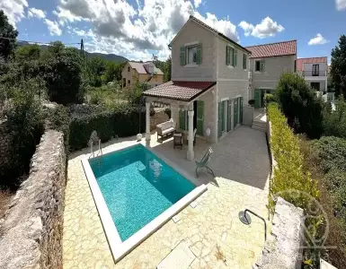Buy in Croatia for 1800000€