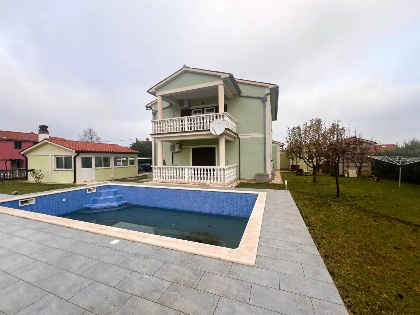 Villa 250m² in Croatia, Labin. Priced at 880000€ rent photo-1