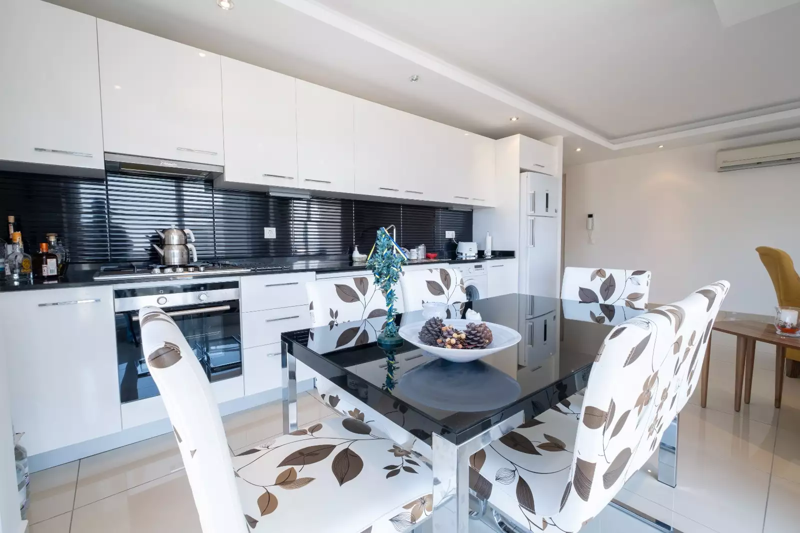 Flat 120m² in Turkey, Cikcilli. Priced at 264000€ rent photo-12