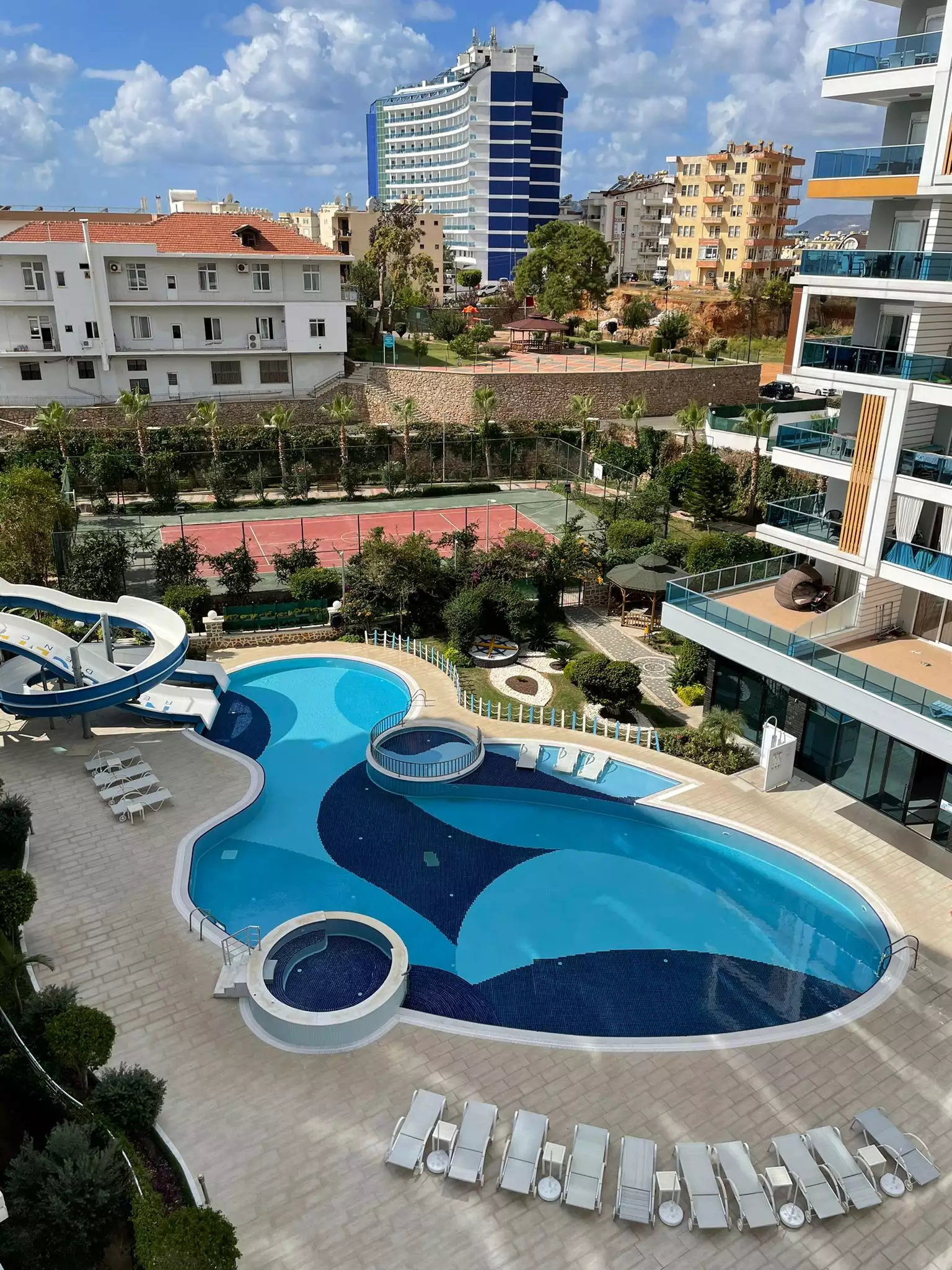 Flat 130m² in Turkey, Tosmur. Priced at 278000€ rent photo-2