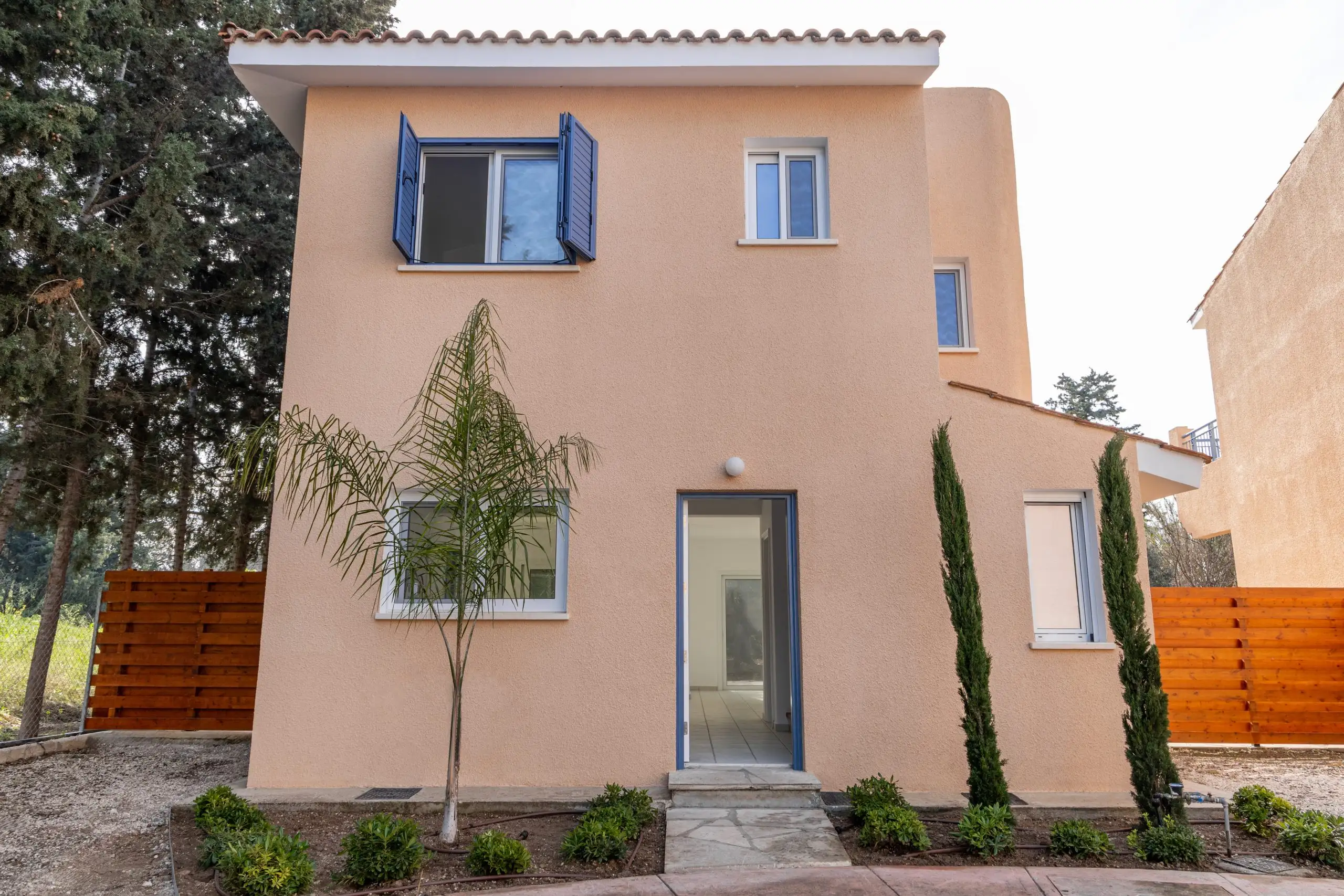 Flat 90m² in Cyprus, Kato Paphos. Priced at 444000€ rent photo-2
