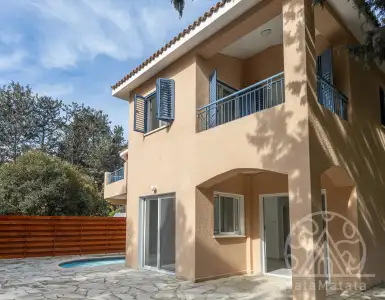 Buy in Cyprus for 444000€