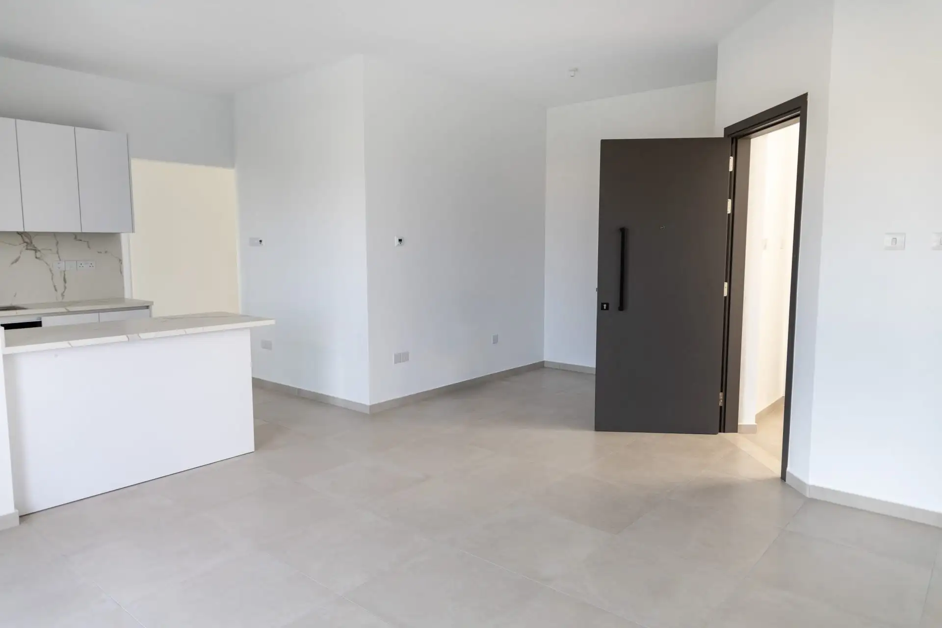 Flat 90m² in Cyprus, Heroskip. Priced at 480000€ rent photo-3