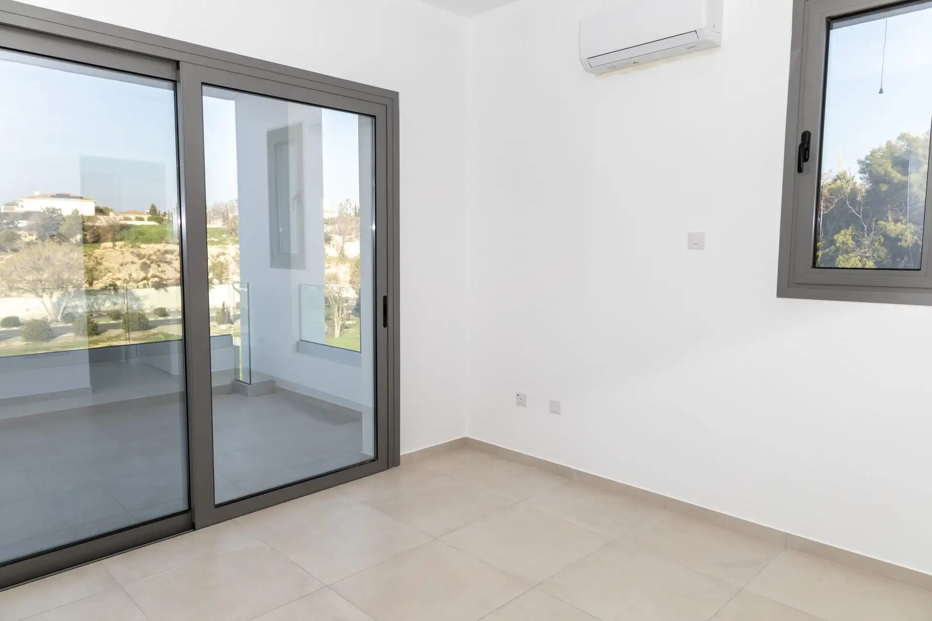 Flat 90m² in Cyprus, Heroskip. Priced at 480000€ rent photo-8