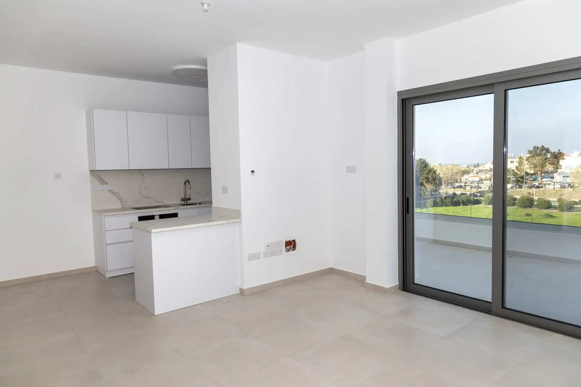 Flat 90m² in Cyprus, Heroskip. Priced at 491000€ rent photo-2