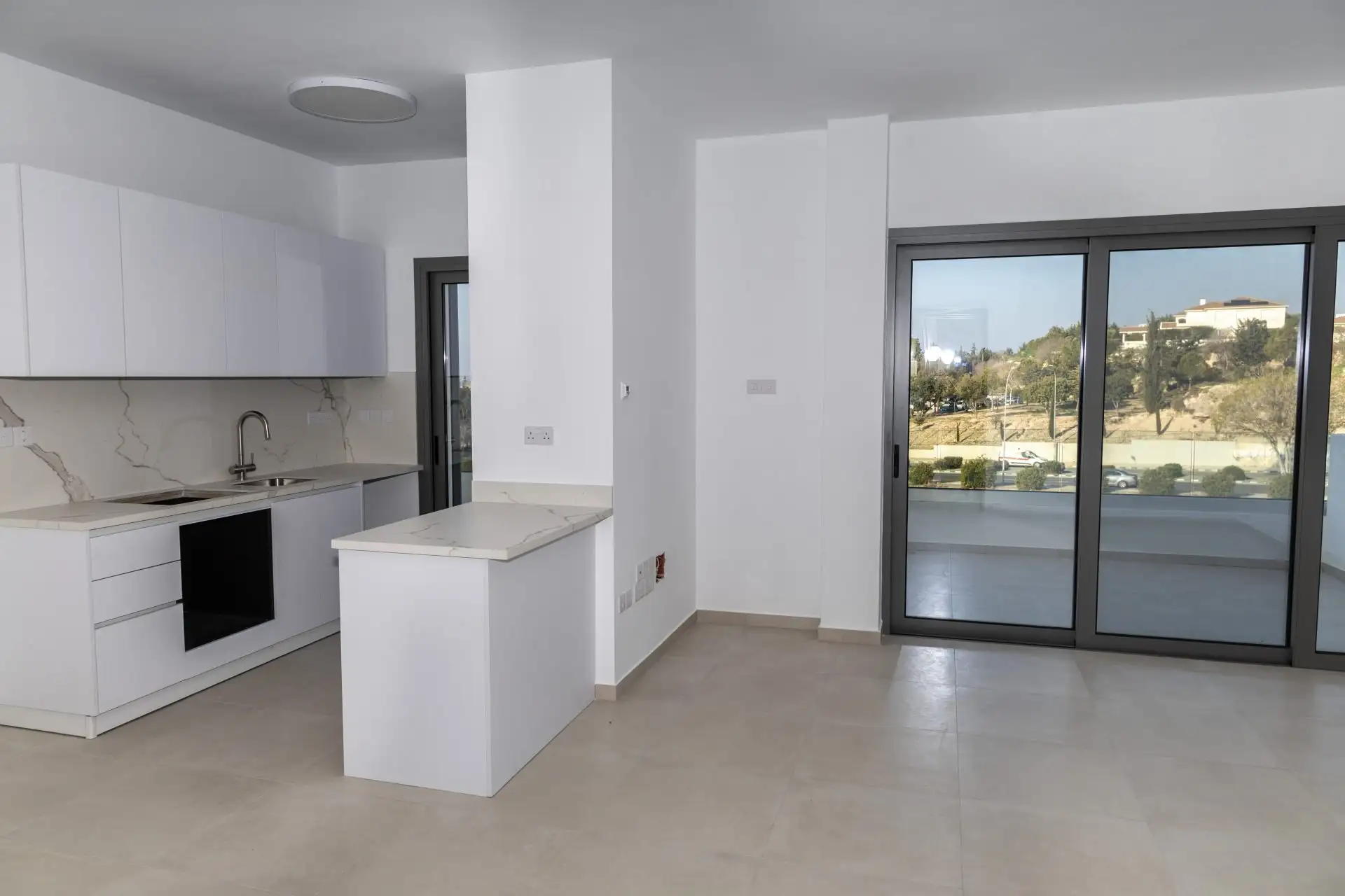 Flat 90m² in Cyprus, Heroskip. Priced at 491000€ rent photo-4