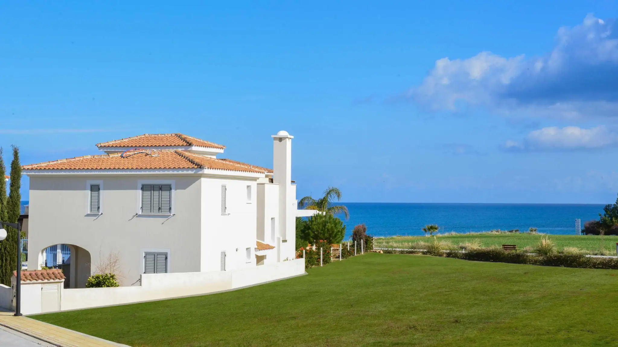 Villa 90m² in Cyprus, Latchi. Priced at 986000€ rent photo-1