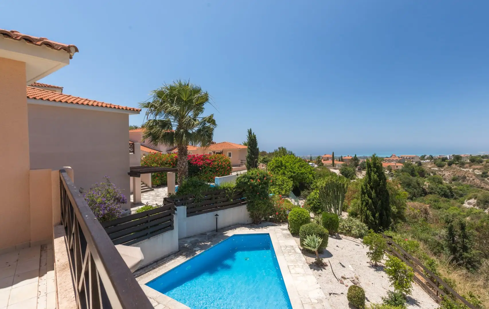 Villa 90m² in Italy, Santa Domenica-Talao. Priced at 1168000€ rent photo-2