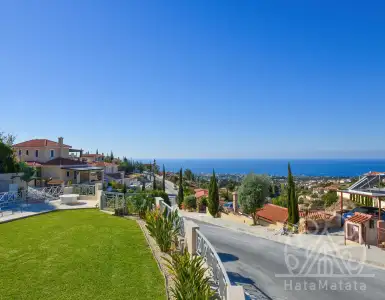 Buy in Italy for 1168000€