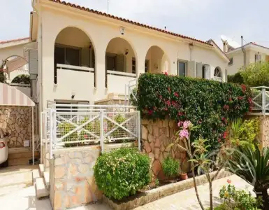 Buy in Cyprus for 693000€