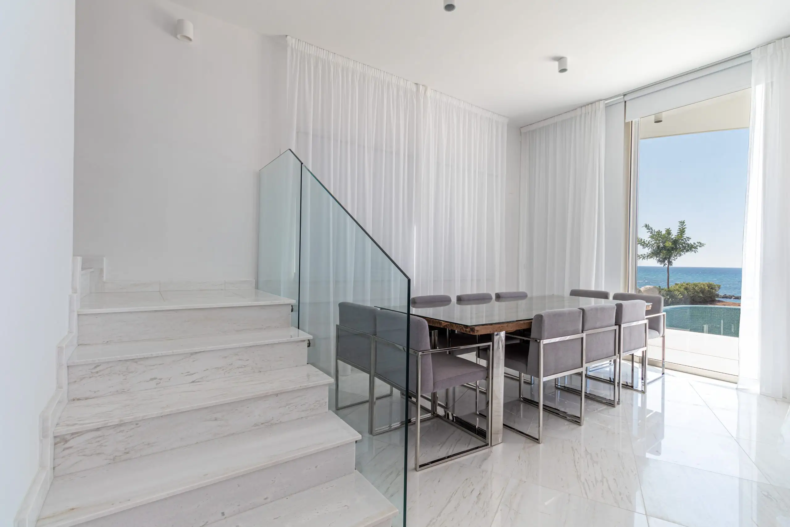 Villa 160m² in Cyprus, Kissonerga. Priced at 3398000€ rent photo-2
