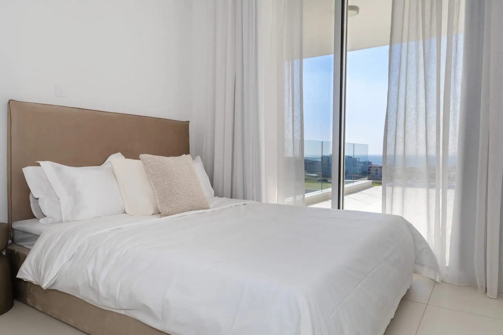 Villa 90m² in Cyprus, Chloraka. Priced at 994000€ rent photo-17