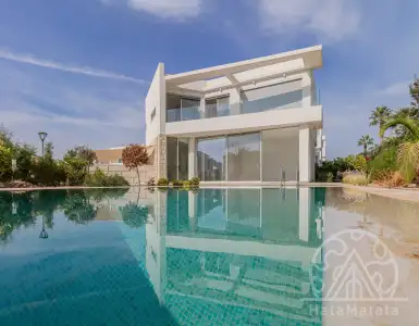 Buy in Cyprus for 1666800€