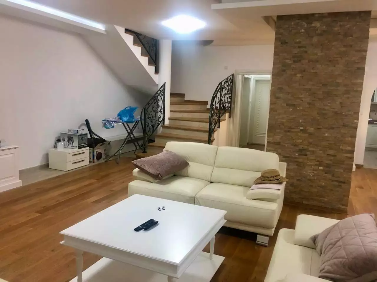 House 750m² in Serbia, Novi Sad. Priced at 1550000€ rent photo-2