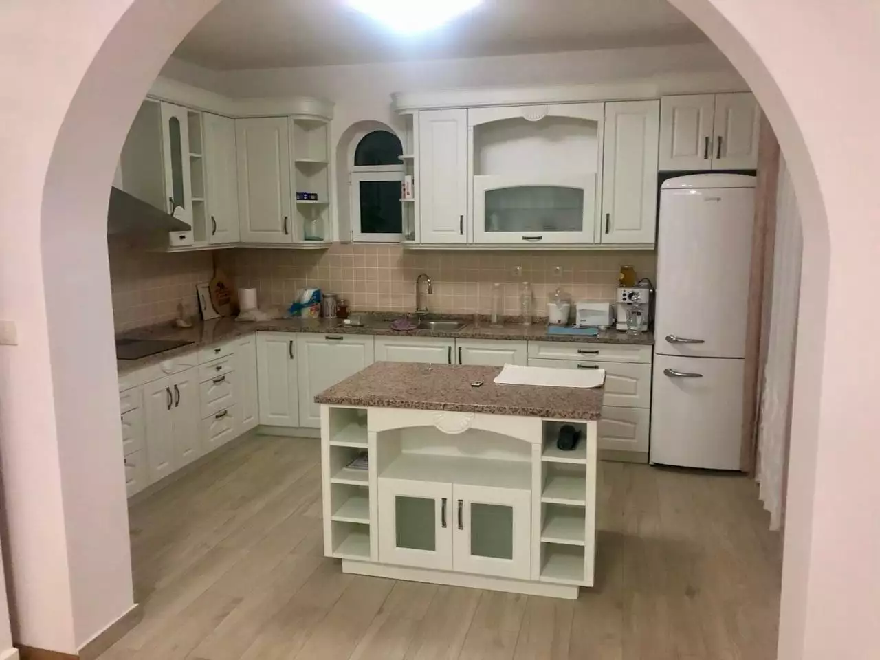 House 750m² in Serbia, Novi Sad. Priced at 1550000€ rent photo-4