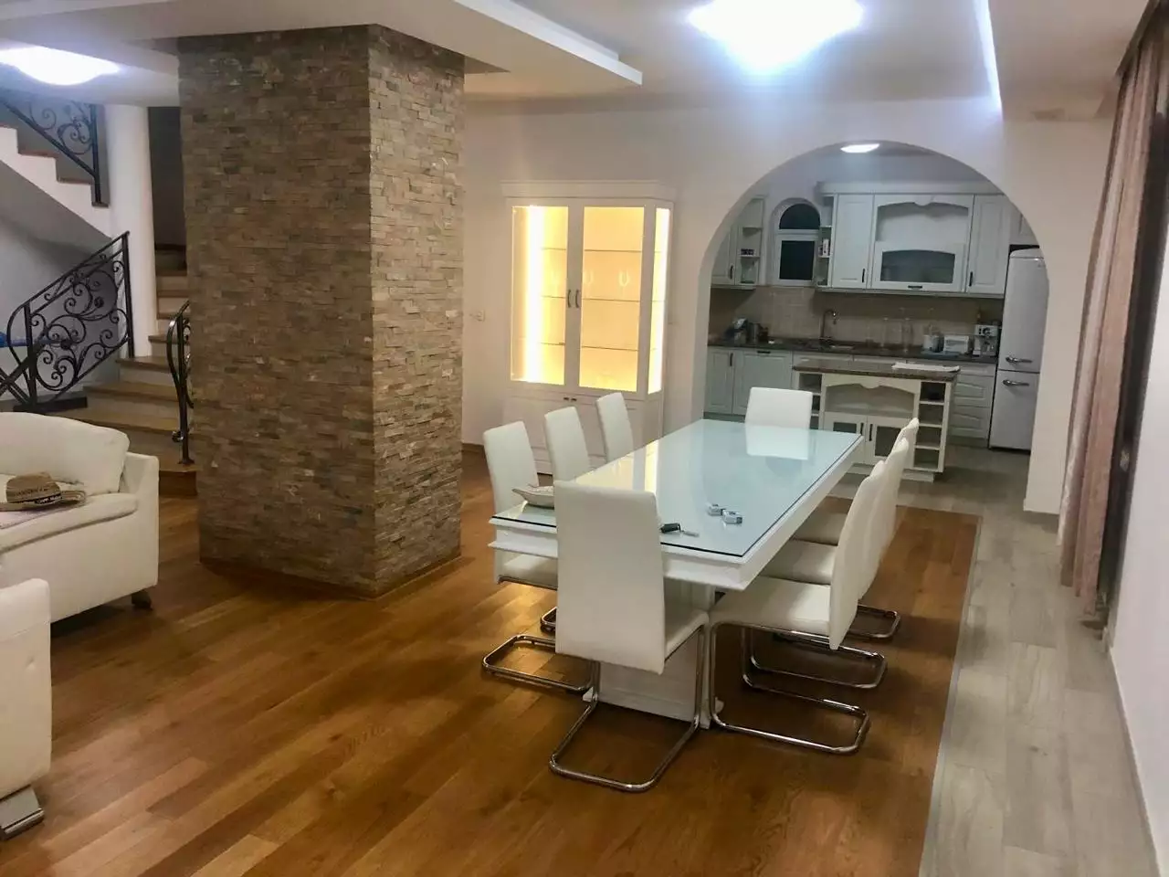 House 750m² in Serbia, Novi Sad. Priced at 1550000€ rent photo-5