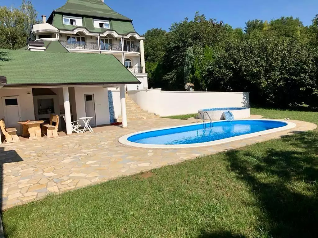 House 750m² in Serbia, Novi Sad. Priced at 1550000€ rent photo-6