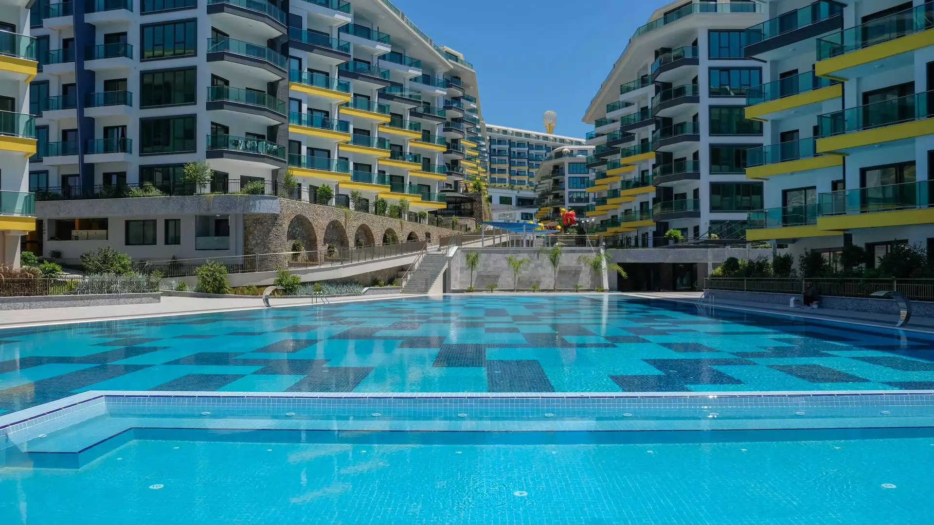 Flat 68m² in Turkey, Kargicak. Priced at 220000€ rent photo-1