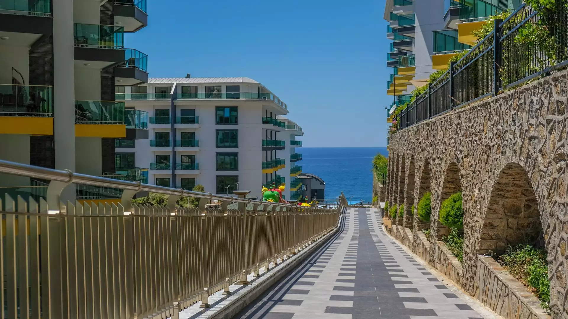 Flat 68m² in Turkey, Kargicak. Priced at 220000€ rent photo-11