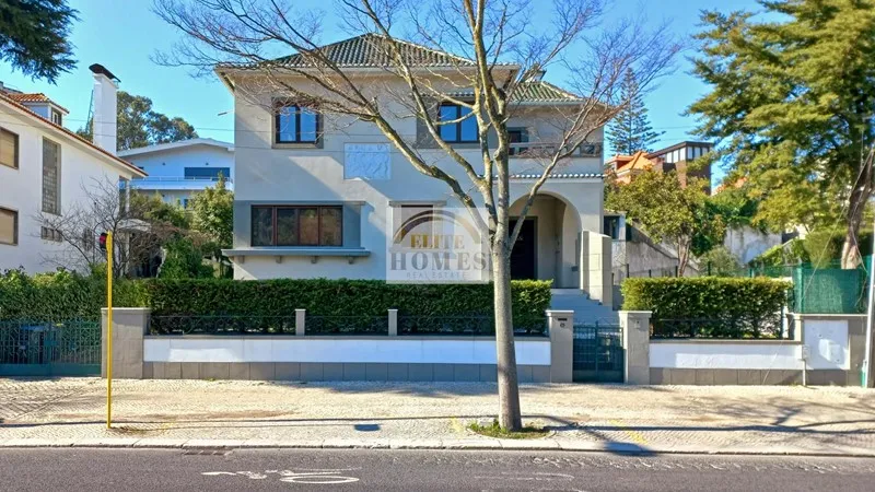 House 598m² in Portugal, Lisbon. Priced at 2600339£ rent photo-2