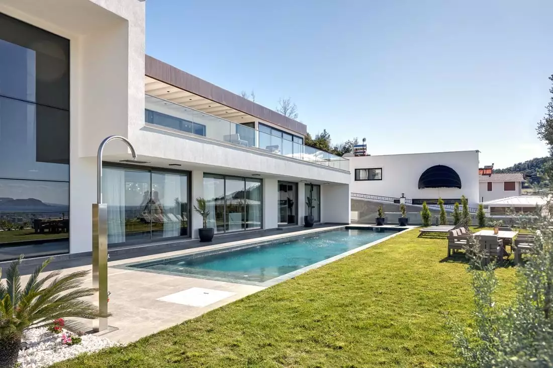 Villa 616m² in Turkey, Kargicak. Priced at 2450000€ rent photo-3