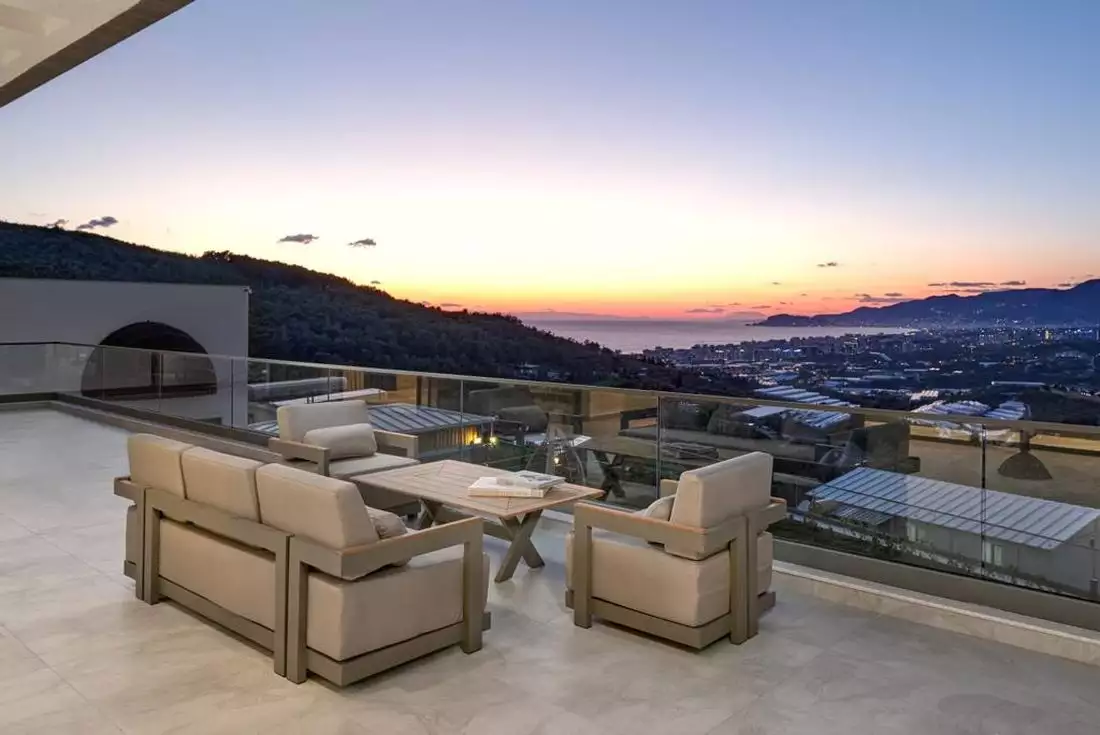 Villa 616m² in Turkey, Kargicak. Priced at 2450000€ rent photo-6