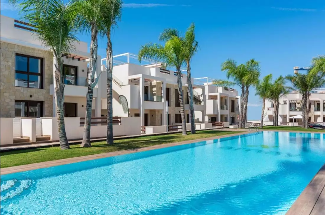 Flat 104m² in Spain, Torrevieja. Priced at 240900€ rent photo-1