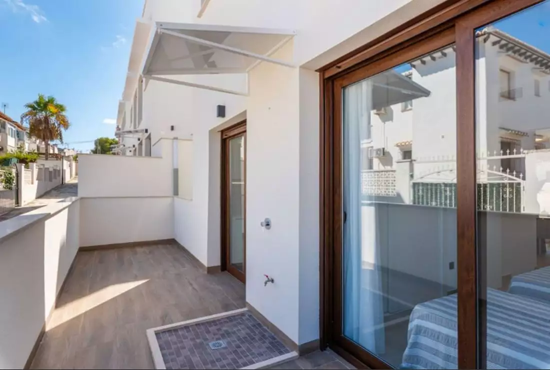Flat 104m² in Spain, Torrevieja. Priced at 240900€ rent photo-5