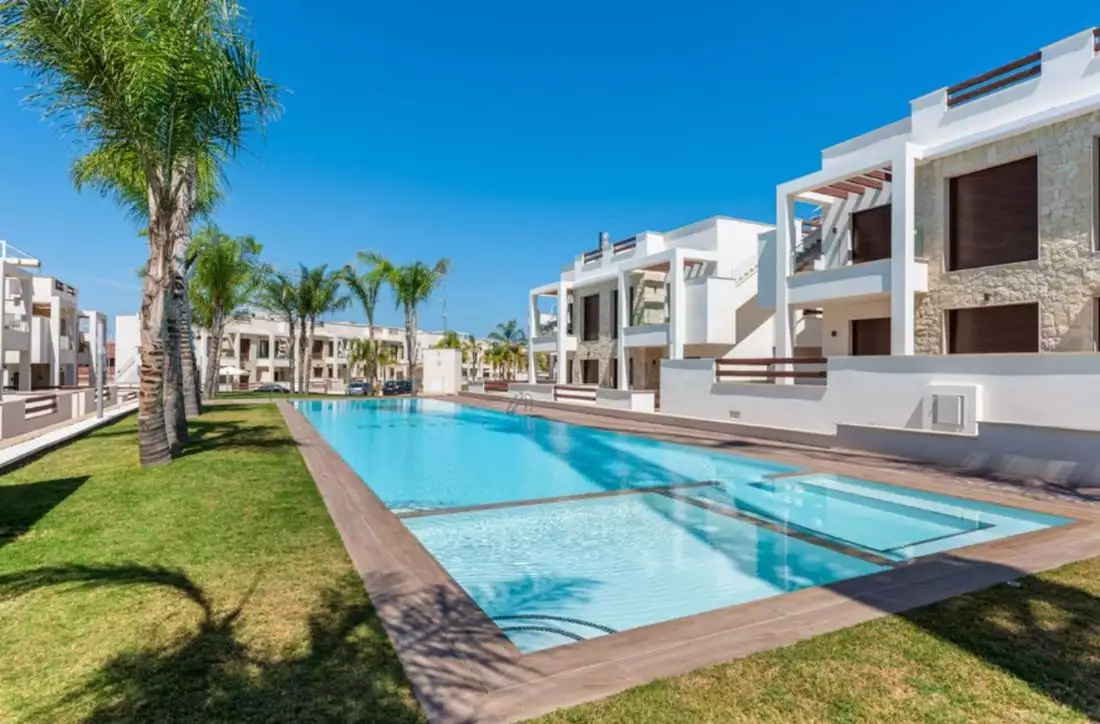 Flat 62m² in Spain, Torrevieja. Priced at 230900€ rent photo-2