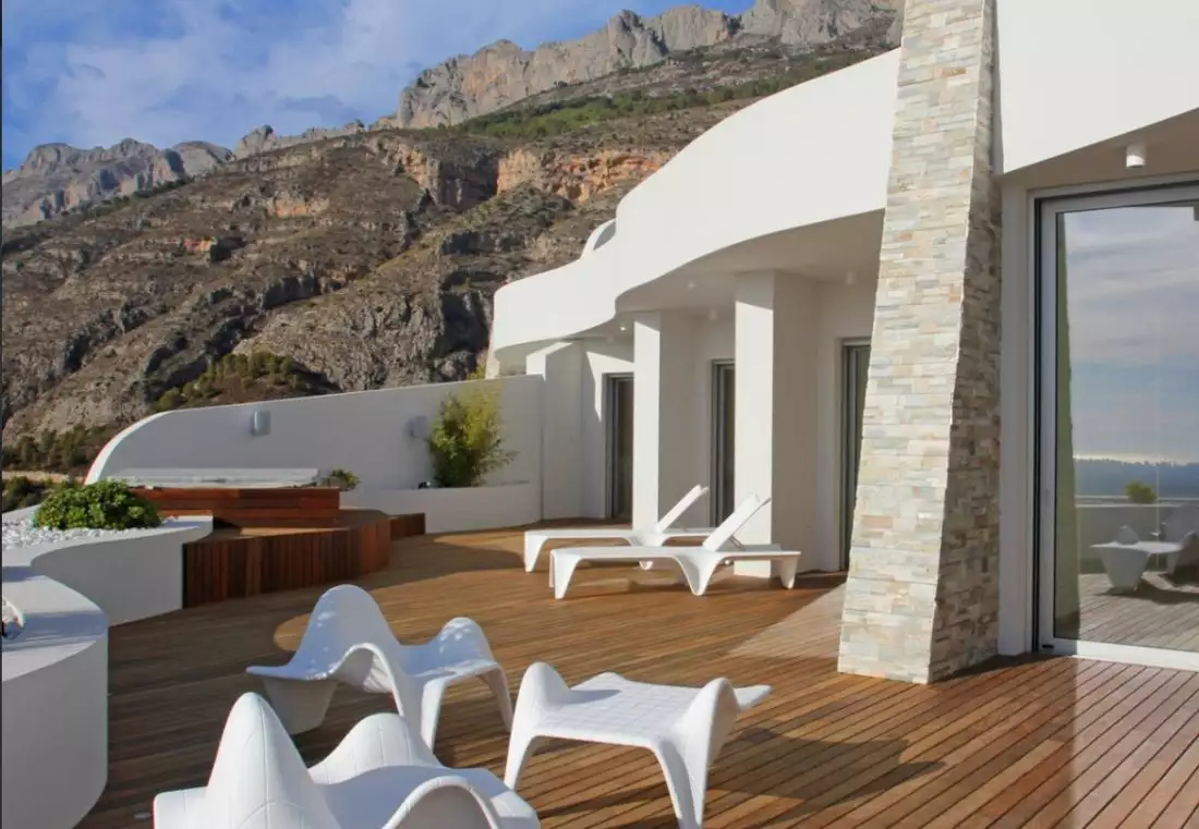 Flat 243m² in Spain, Costa Blanca. Priced at 2100000€ rent photo-1