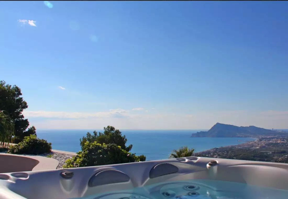 Flat 243m² in Spain, Costa Blanca. Priced at 2100000€ rent photo-4