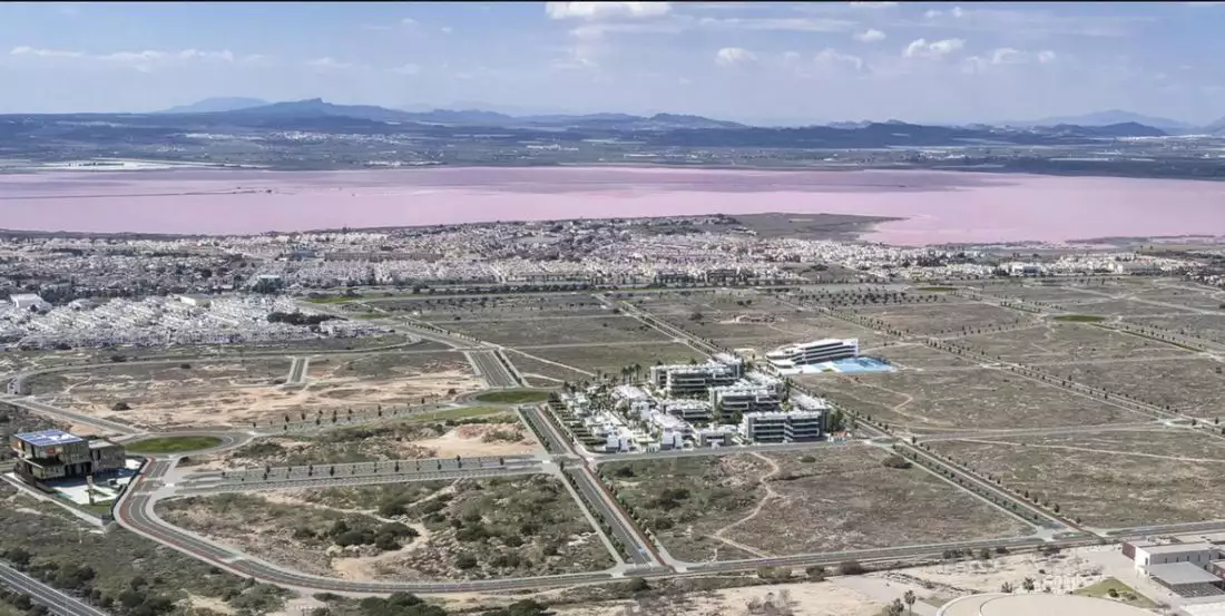 Flat 261m² in Spain, Torrevieja. Priced at 478000€ rent photo-7
