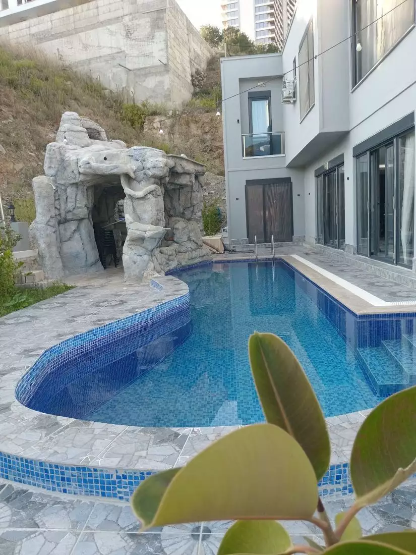 Villa 200m² in Turkey, Kargicak. Priced at 305000€ rent photo-3
