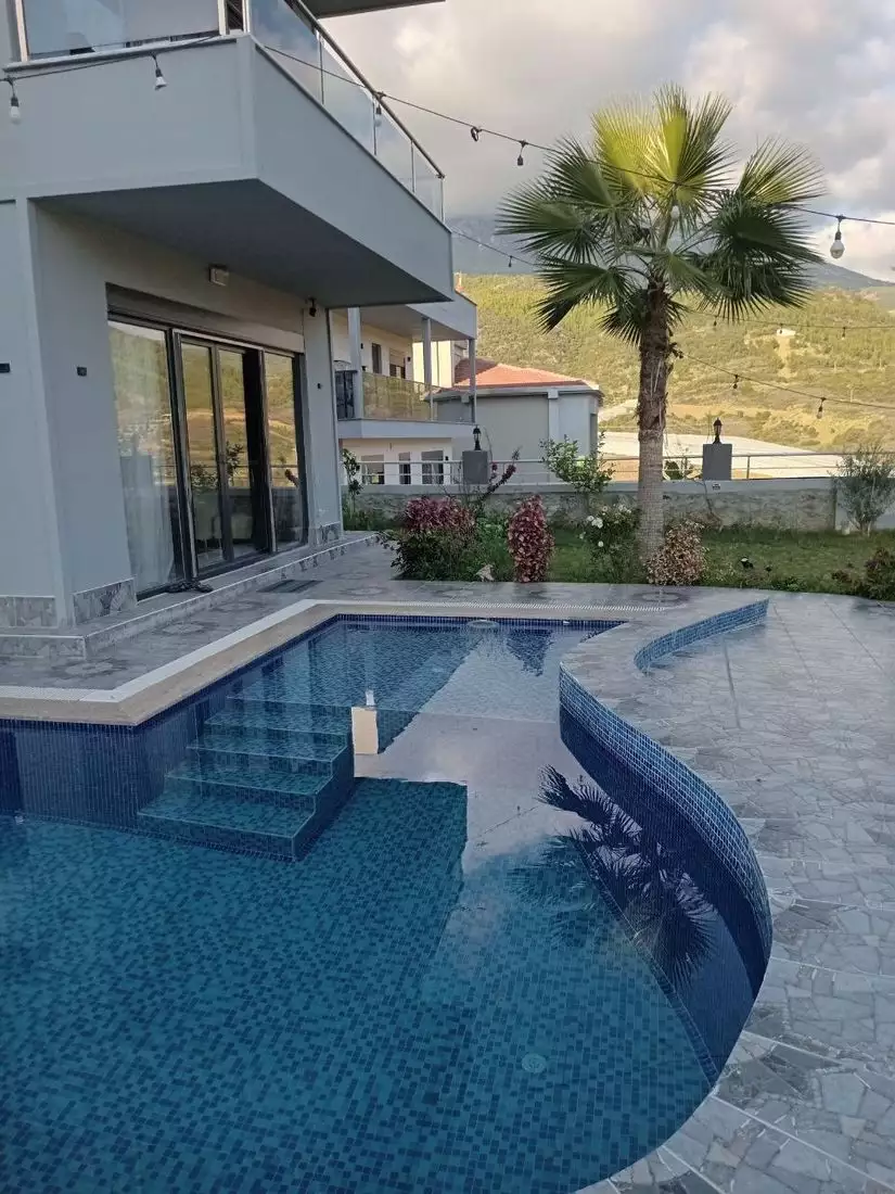 Villa 200m² in Turkey, Kargicak. Priced at 305000€ rent photo-6