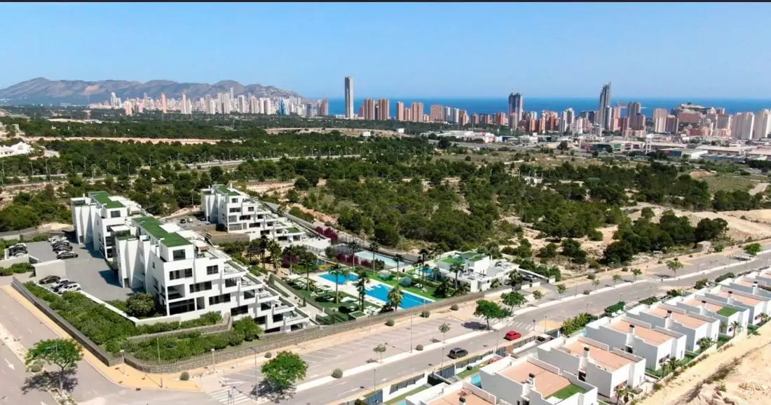 Flat 138m² in Spain, Benidorm. Priced at 340000€ rent photo-2
