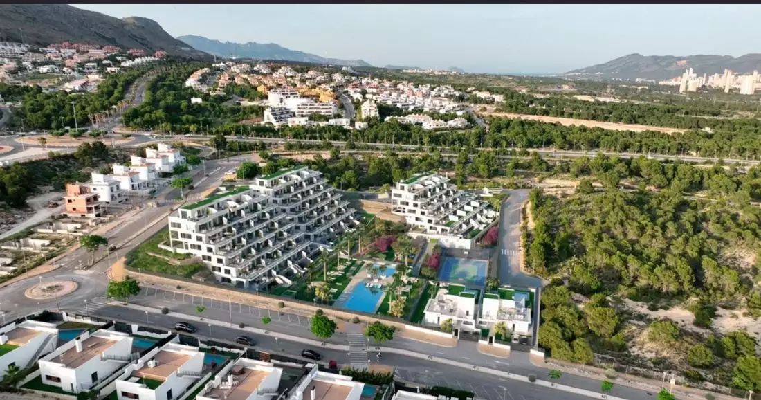 Flat 138m² in Spain, Benidorm. Priced at 340000€ rent photo-3