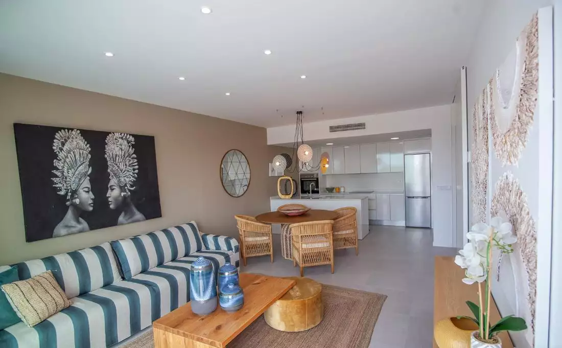 Flat 138m² in Spain, Benidorm. Priced at 340000€ rent photo-13