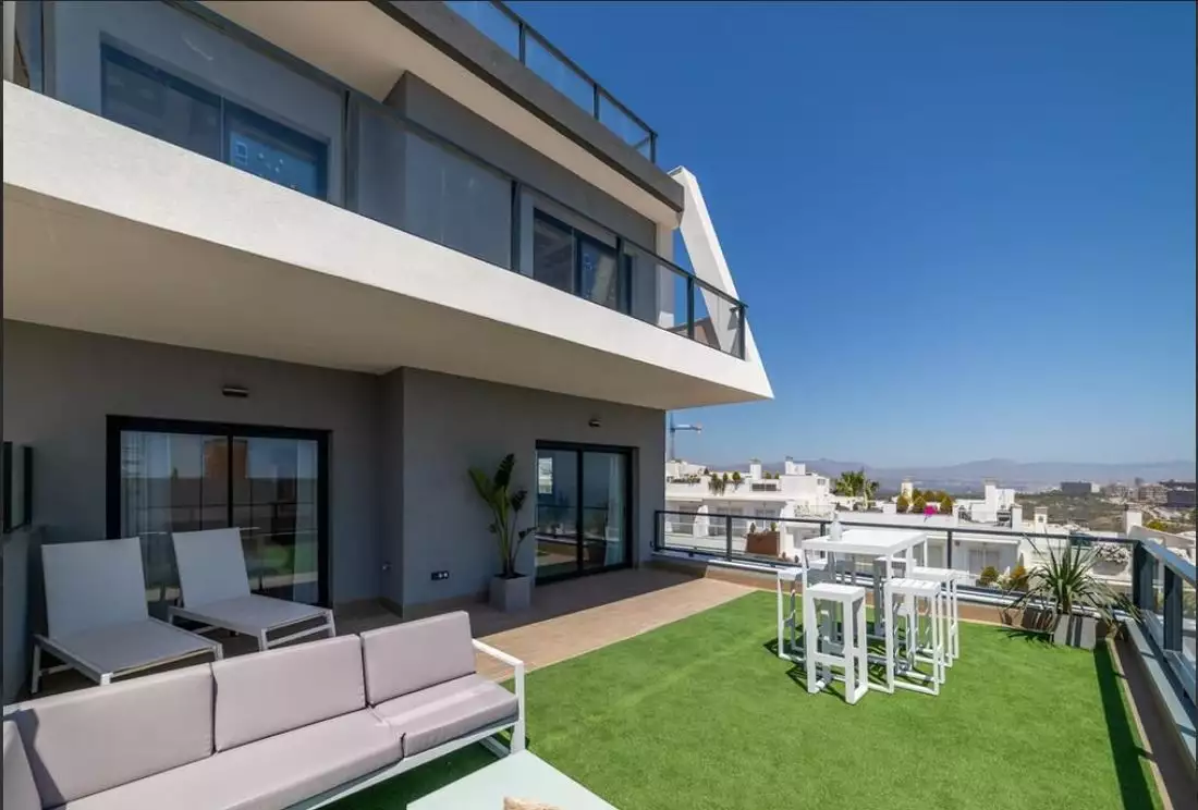 Flat 102m² in Spain, Alicante. Priced at 405000€ rent photo-3