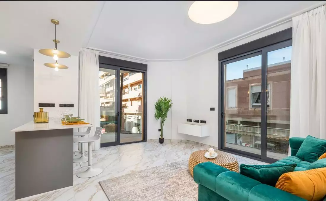 Flat 102m² in Spain, Alicante. Priced at 289000€ rent photo-9