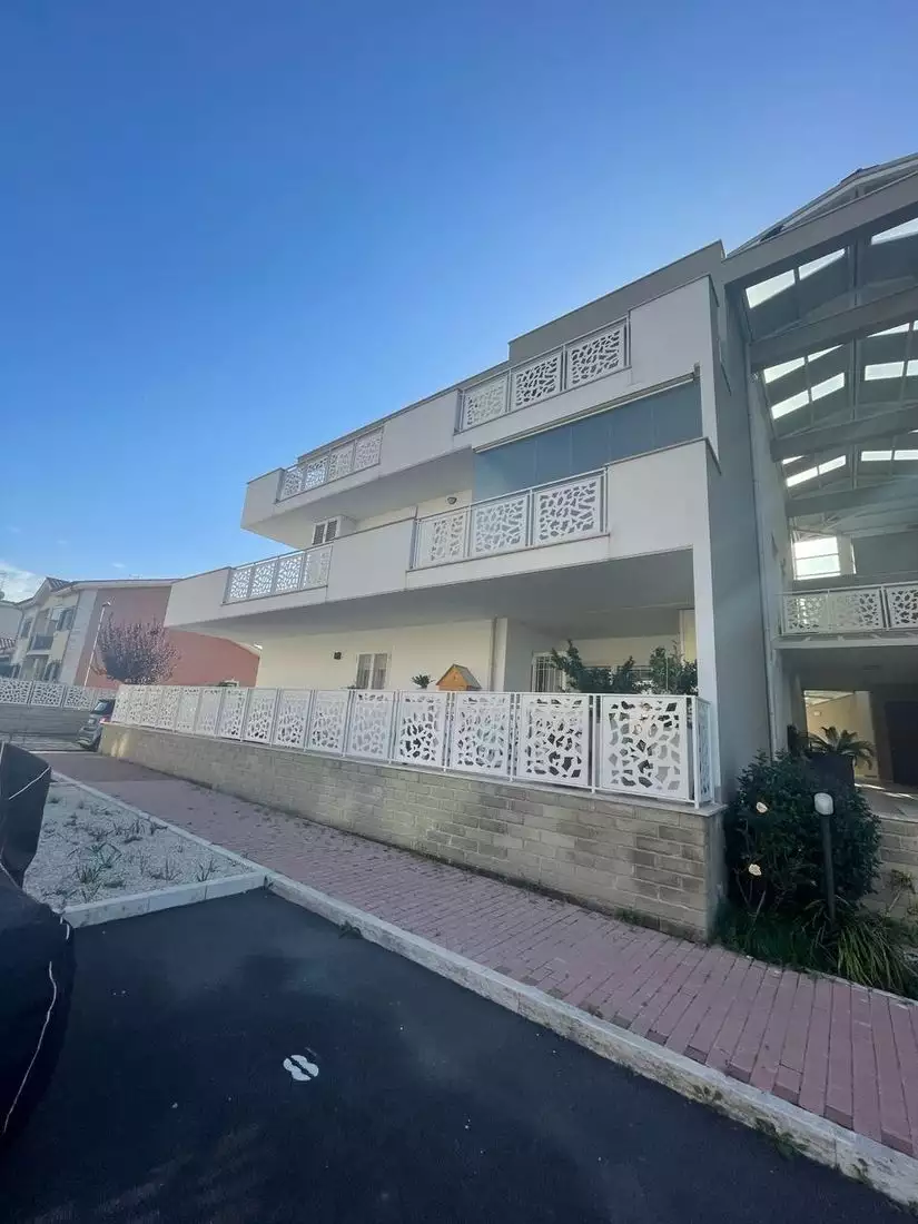 Flat 100m² in Italy, Rome. Priced at 480000€ rent photo-2