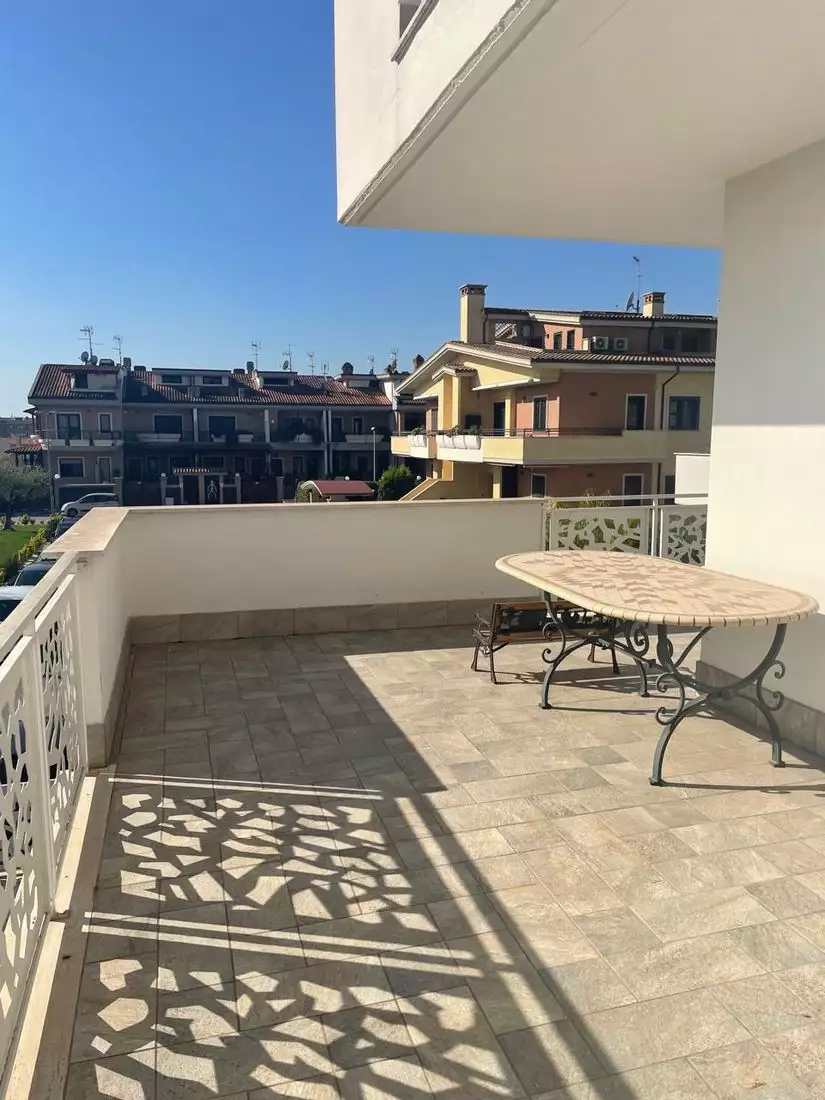 Flat 100m² in Italy, Rome. Priced at 480000€ rent photo-3