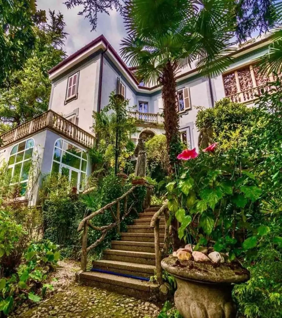 Villa 800m² in Italy, Milan. Priced at 5200000€ rent photo-1