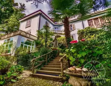 Buy in Italy for 5200000€