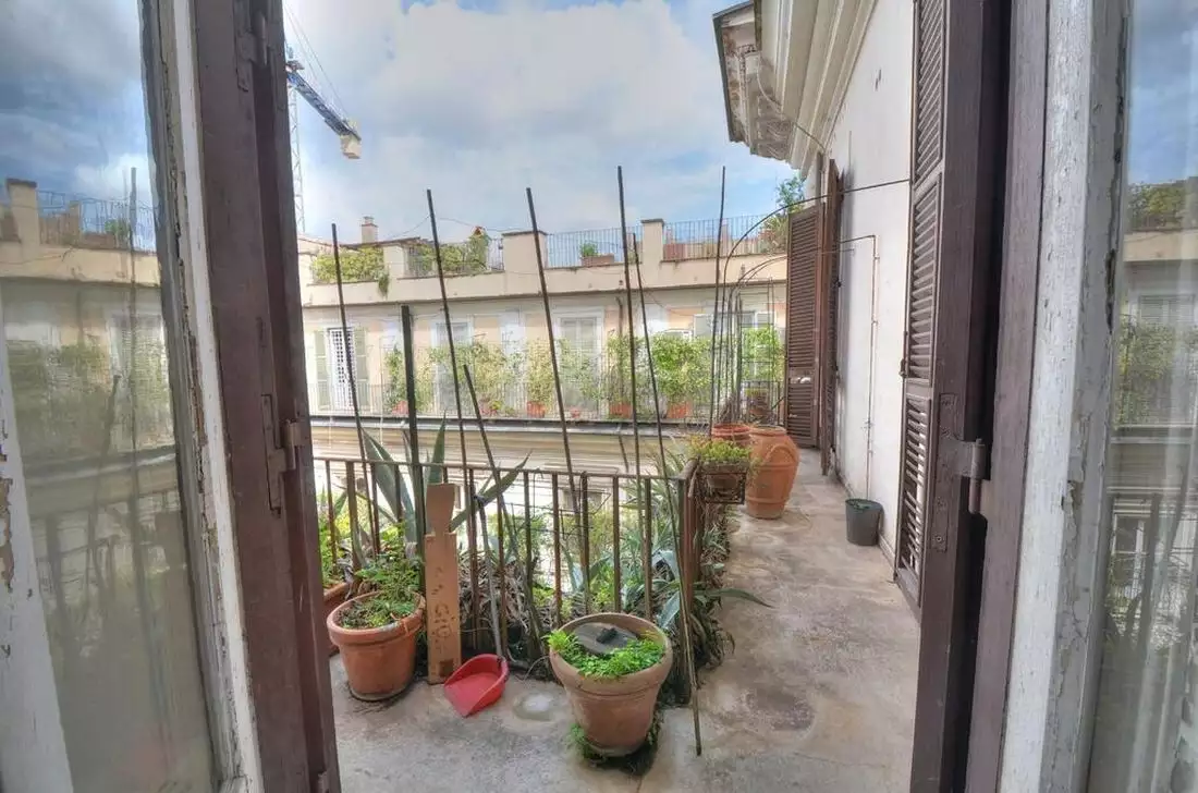 Flat 530m² in Italy, Rome. Priced at 4000000€ rent photo-3