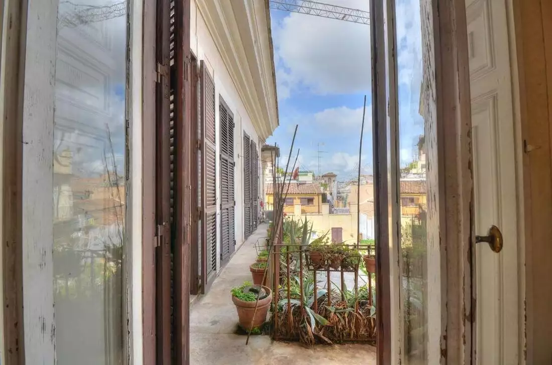 Flat 530m² in Italy, Rome. Priced at 4000000€ rent photo-4